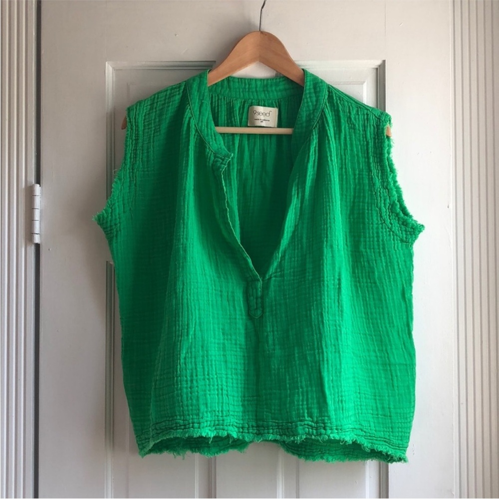 ❤️… 9 Seed Gauze Green Sleeveless Top